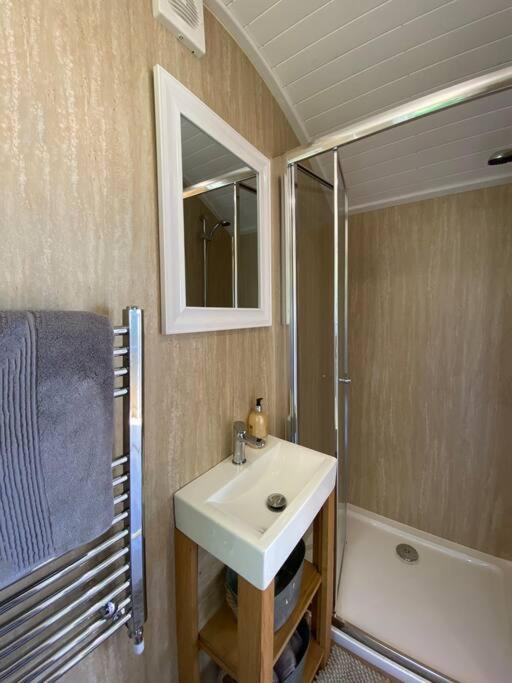 Little Idyll Shepherds Hut Vila Chester Exterior foto